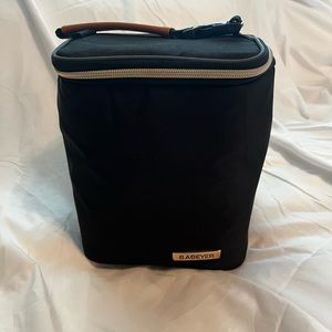 Baby bottle cooler bag
